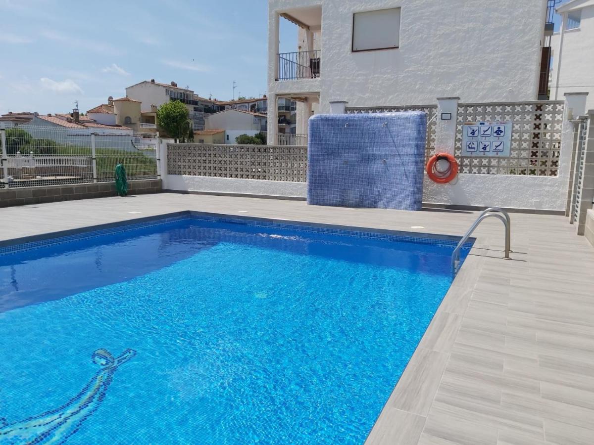 Apartament Amb Piscina 엠푸리아브라바 외부 사진
