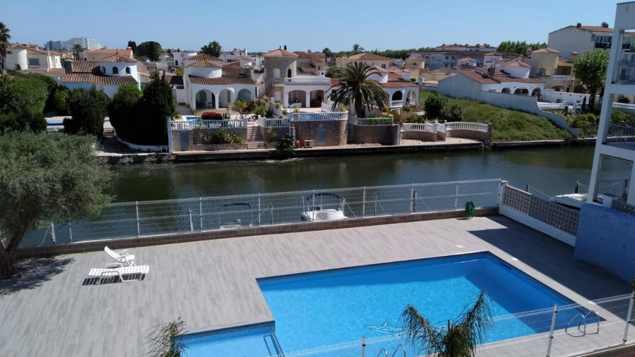 Apartament Amb Piscina 엠푸리아브라바 외부 사진